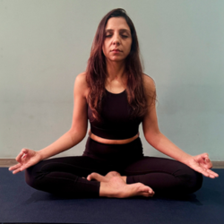 Ritu Nanda Traditional Hatha Yoga Teacher & Yoga Therapist